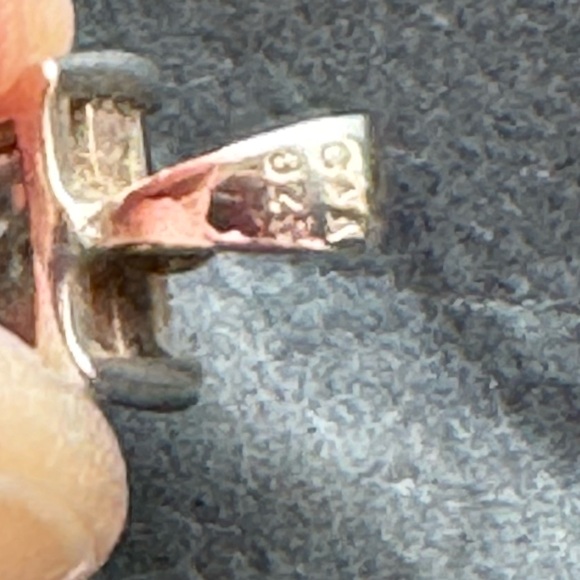 Sterling silver & cubic zirconia pendent - Picture 2 of 3